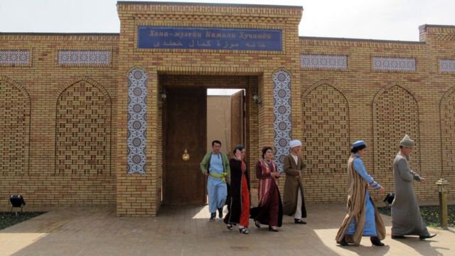 کمال خجندی