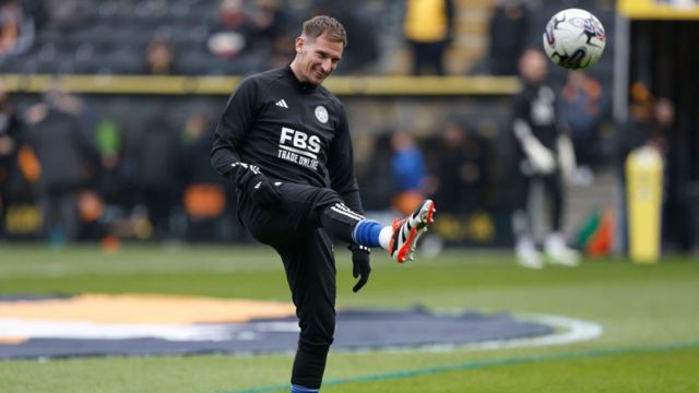 Marc Albrighton of Leicester City is warming up during the Sky Bet Championship match between Hull City and Leicester City