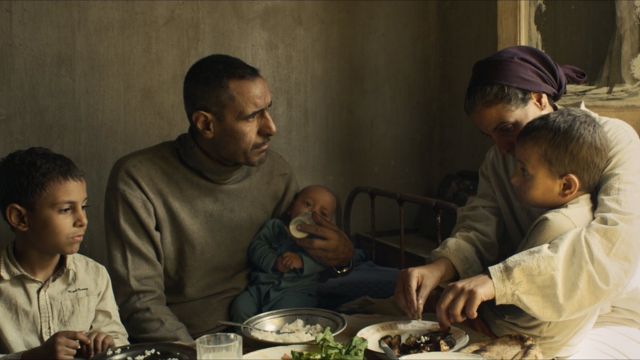 مشهد من المقطع الترويجي لفيلم ريش للمخرج المصري عمر الزهيري