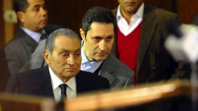 تعليق لنجل الرئيس المصري الراحل حول "تجديد العقيدة" يثير نقاشا