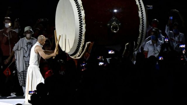 At one point during the ceremony, this huge drum resounded in the stadium.