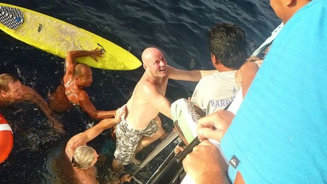 Passei 28 horas nadando em mar aberto para salvar minha vida' - BBC News  Brasil