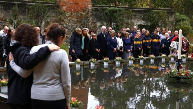 После убийства 35 человек в Порт-Артуре (на снимке отмечается 20-я годовщина того трагического события) в Австралии срочно приняли новые законы