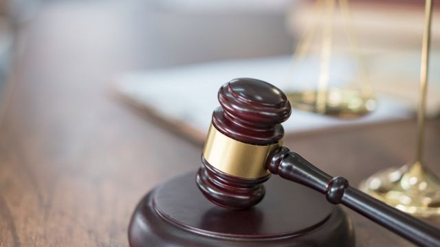 நீதிமன்றம்