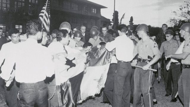En enero de 1964 hubo enfrentamientos entre estudiantes y la policía.