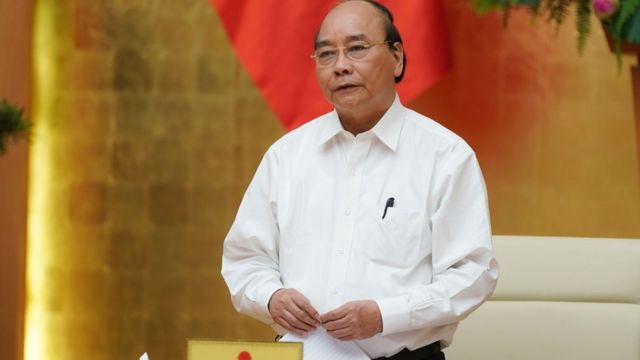 Thủ tướng Việt Nam nói “bình tĩnh không hoang mang”.