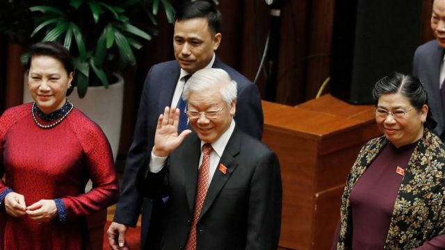 Trong Bộ Chính trị hiện nay, có 7 người đã từ tuổi 66 trở lên, như các ông bà: Nguyễn Phú Trọng, Nguyễn Thị Kim Ngân, Tòng Thị Phóng