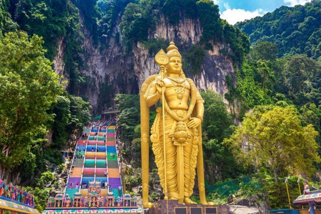 La estatua del Dios Murugan en Malasia