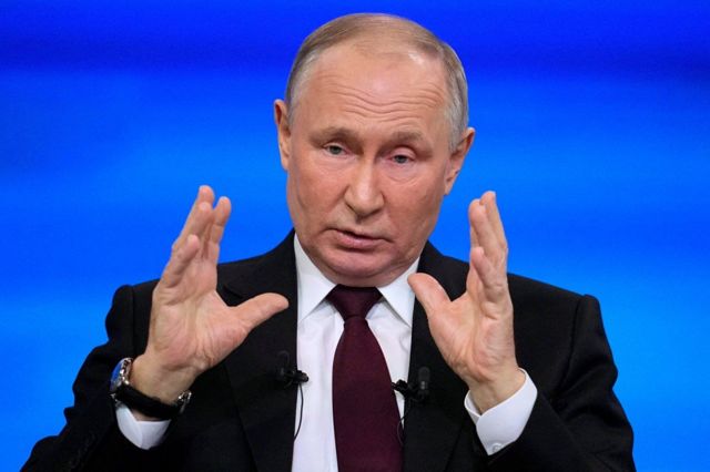 Vladimir Putin trong cuộc họp báo cuối năm 2023