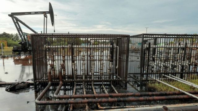 Una deteriorada instalación petrolera venezolana.