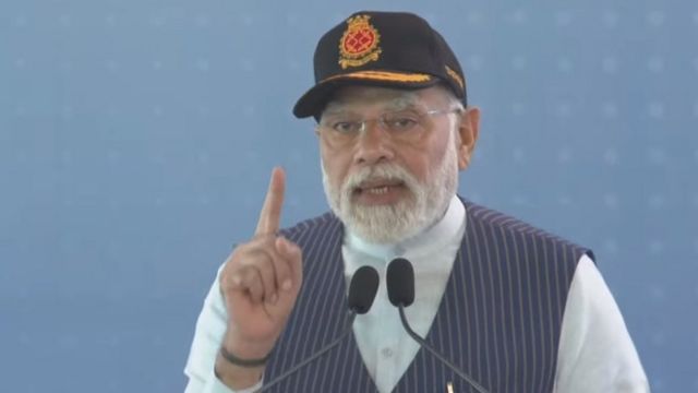இந்தியாவிலேயே தயாரான விக்ராந்த் போர் கப்பலை நாட்டுக்கு அர்ப்பணித்தார் நரேந்திர மோதி