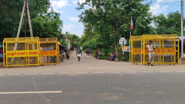 என்.எல்.சி சுரங்க விரிவாக்க பணிக்கு நெல் பயிர்கள் அழிப்பு கிராம மக்கள் போராட்டம்