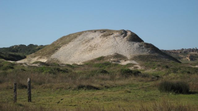 Sambaquis: as descobertas sobre as monumentais construções de 8 mil ...