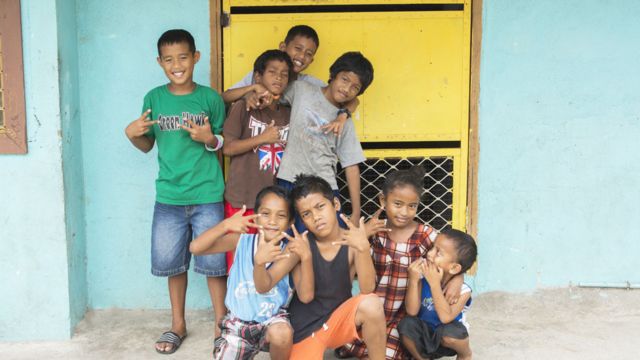 Niños en las Islas Marshall
