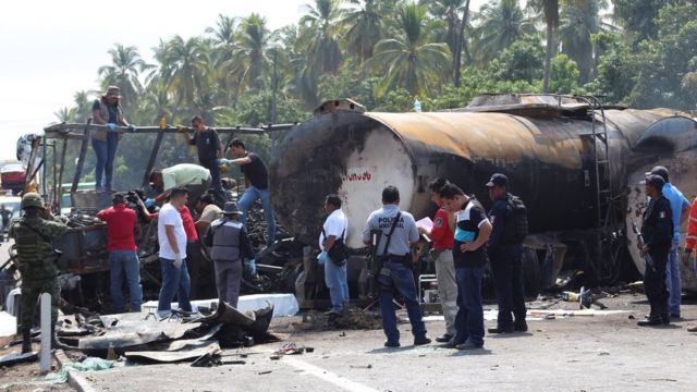 Cuerpos de emergencia atienden el accidente