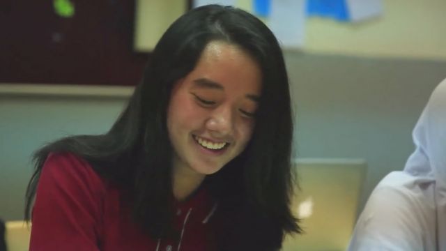 Индонезийская школьница Чилла надеется поступить в медицинский институт