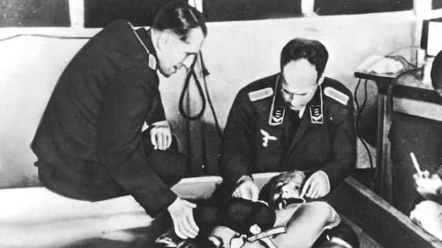 Los médicos nazis realizaron experimentos brutales con los prisioneros de los campos de concentración.