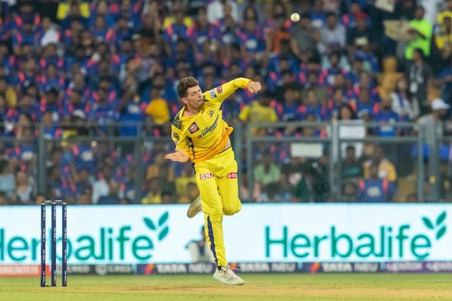 தோனி வியூகத்தால் சென்னை வெற்றி