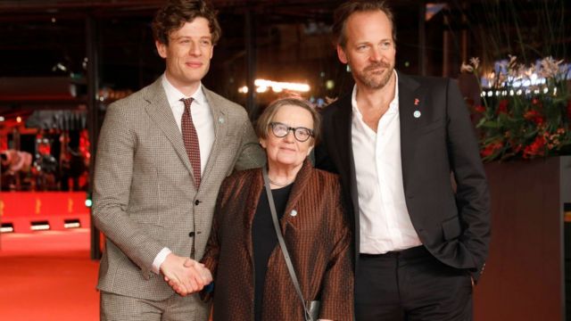 Джеймс Нортон, Агнешка Холланд и Питер Сарсгаард перед мировой премьерой "Мистера Джонса" на Берлинском кинофестивале. 10 февраля 2019 г.