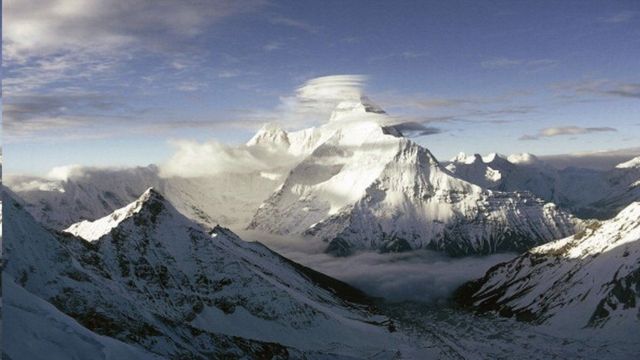 تقع ناندا ديفي ، ثاني أعلى قمة في الهند ، بالقرب من الحدود الشمالية الشرقية للبلاد مع الصين