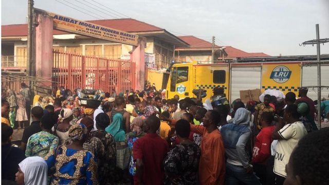 Oshodi Market Fire Fire Fighters Battle For Kairo To Quench Fire For Di Lagos Market Bbc News Pidgin