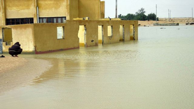 آثار السيول في مدينة العريش بشمال سيناء