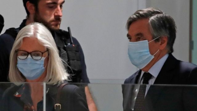 Fillon iyo xaaskiisa