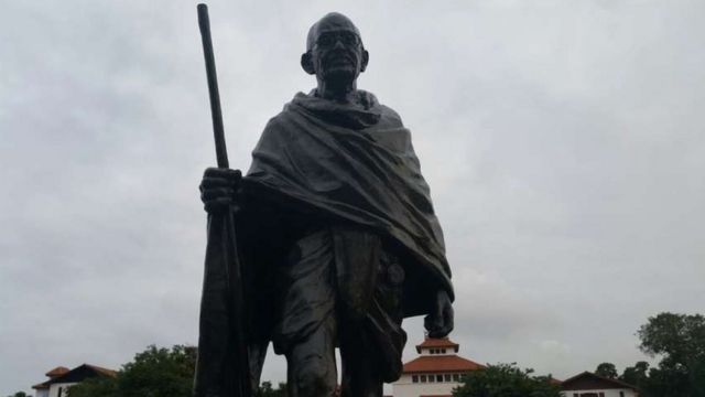 Mahatma Gandhi heykəli