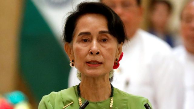 Aung San Suu Kyi at news conference with Indian prime minister - 6 September