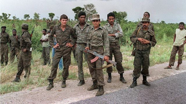 Soldados cubanos en Angola.
