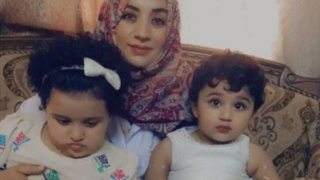 Rehana with her daughters