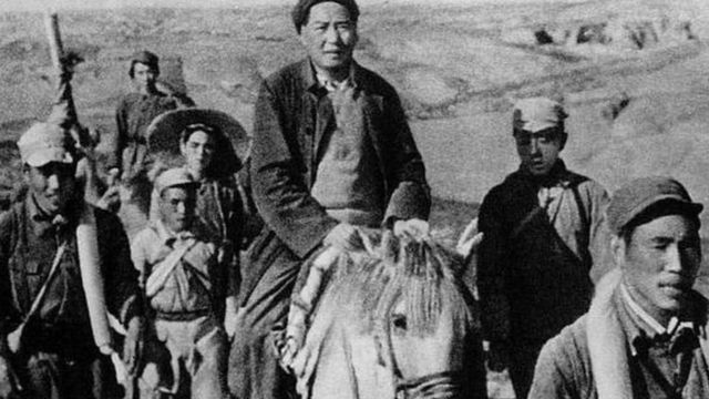 في عام 1934 هاجم تشانغ معقل الشيوعيين في جيانجزي فاضطروا للفرار لتبدأ المسيرة الكبرى الشهيرة Getty Images