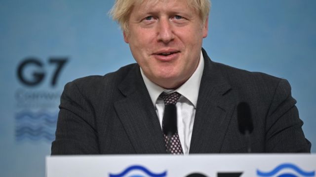 Boris Johnson durante la rueda de prensa de este domingo en Cornualles, Reino Unido.
