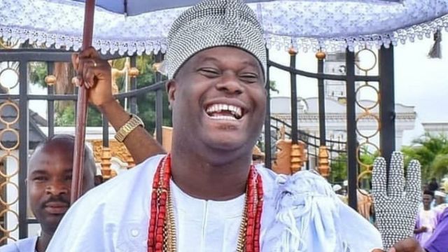 Ooni of Ife Adeyeye Enitan Ogunwusi 'daughter' and Macaroni show for comedy skit - BBC News Pidgin