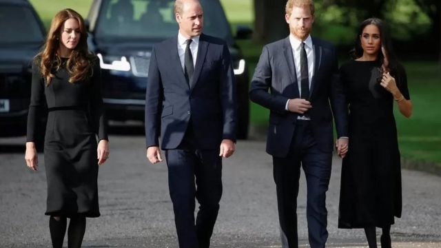 Pangeran Harry dan istri Meghan bergabung bersama Pangeran William dan istri Kate.