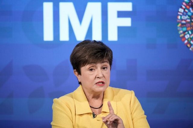 Повертаючись до співпрацю з Україною в рамках програми, МВФ також повертається до необхідності реформ