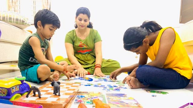 कोरोना: लॉकडाउन बच्चों को परिवार से जोड़ रहा है - BBC News हिंदी