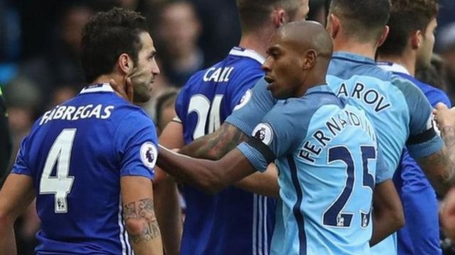 Fernandinho yana cakumar Fabregas
