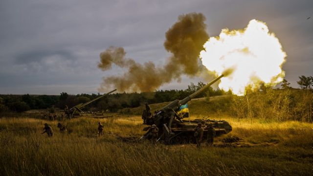 Quân đội Ukraine bắn pháo