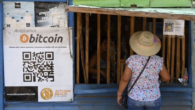 Bitcoin: El Salvador se convierte este martes en el primer país del mundo  en adoptar la criptomoneda como divisa de curso legal - BBC News Mundo