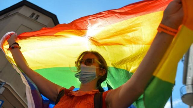 Протестующие за права ЛГБТ-сообщества в Польше