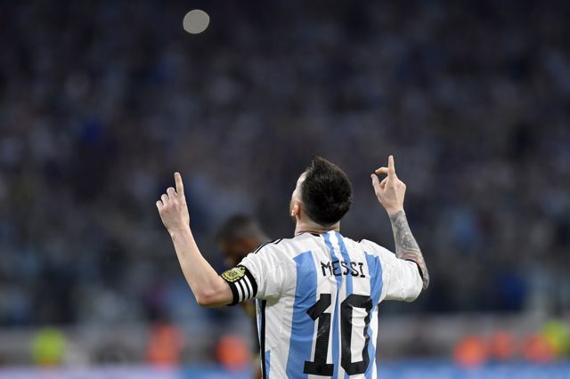 Lionel Messi 100th goal