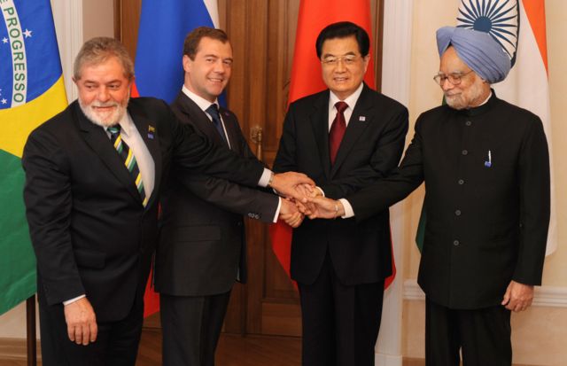 Первый саммит БРИКС принимал в Екатеринбурге Дмитрий Медведев