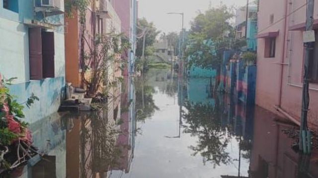 சென்னையிலிருந்து துண்டிக்கப்பட்ட புறநகர் மக்கள்