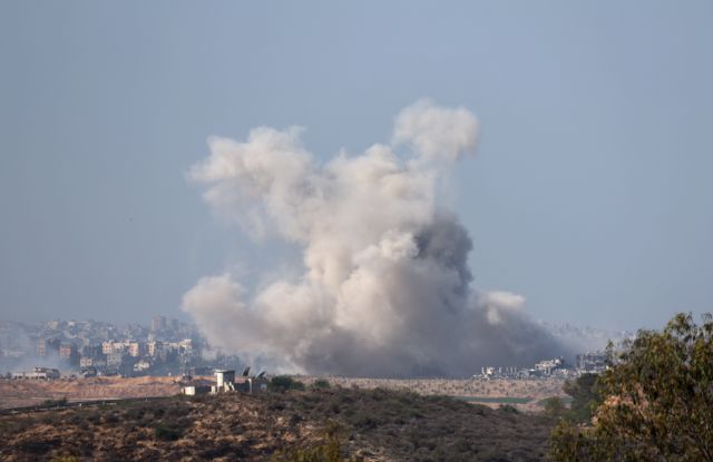 Fumaça após ataque em Beit Hanoun, no norte de Gaza