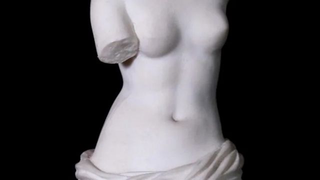 Estátua do corpo feminino