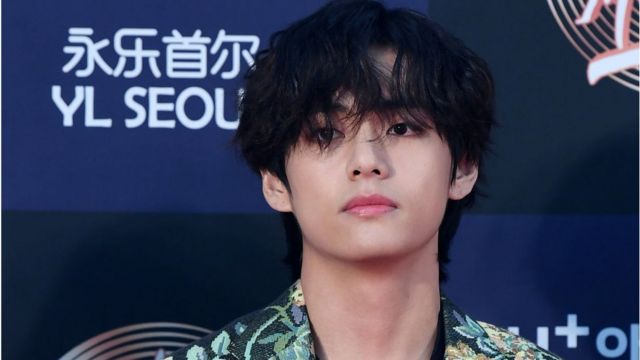 Mega K-pop band BTS's Kim Tae-hyung aka V, born on 30 December 1995, is 28 yrs old (Korean age) or 26 yrs old (the international age) or 27 yrs old (another Korean official age)