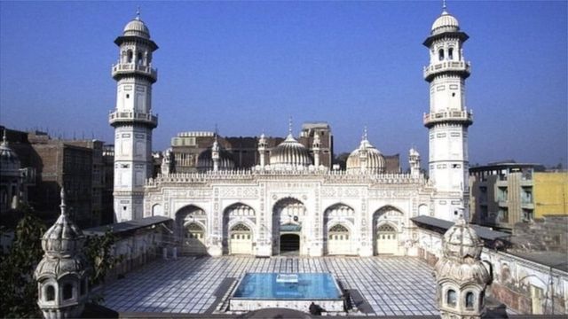 پشاور میں مہابت خان کا مقبرہ