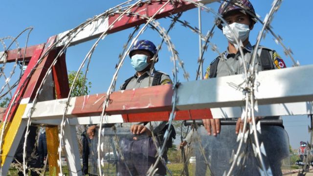 ဇန်နဝါရီလ ၂၉ ရက်မှာ ရဲအဖွဲ့နေရာယူထားပုံ