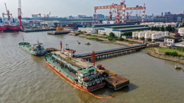 Barco petroleiro da companhia chinesa Sinopec